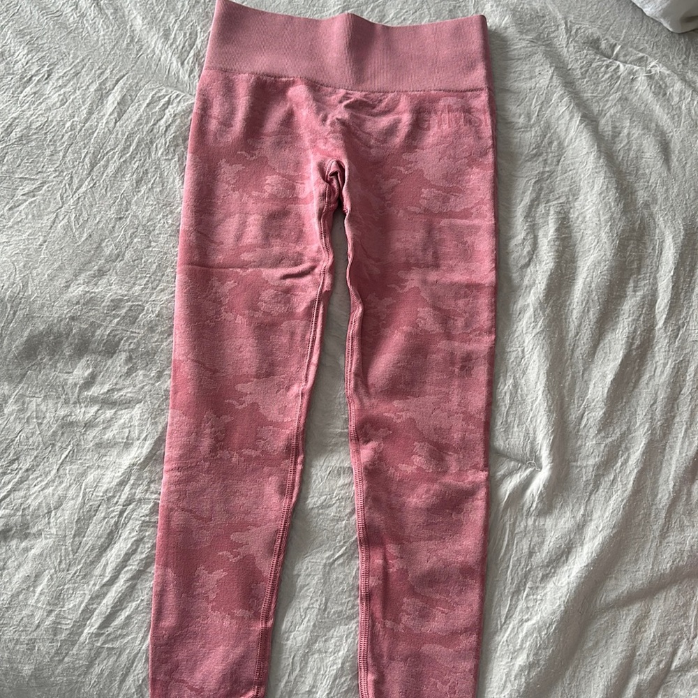 Gymshark scrunch camo leggings size small